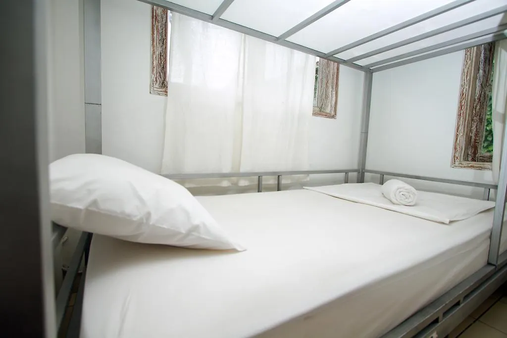 Ons Bed & Breakfast Ubud  Hostel