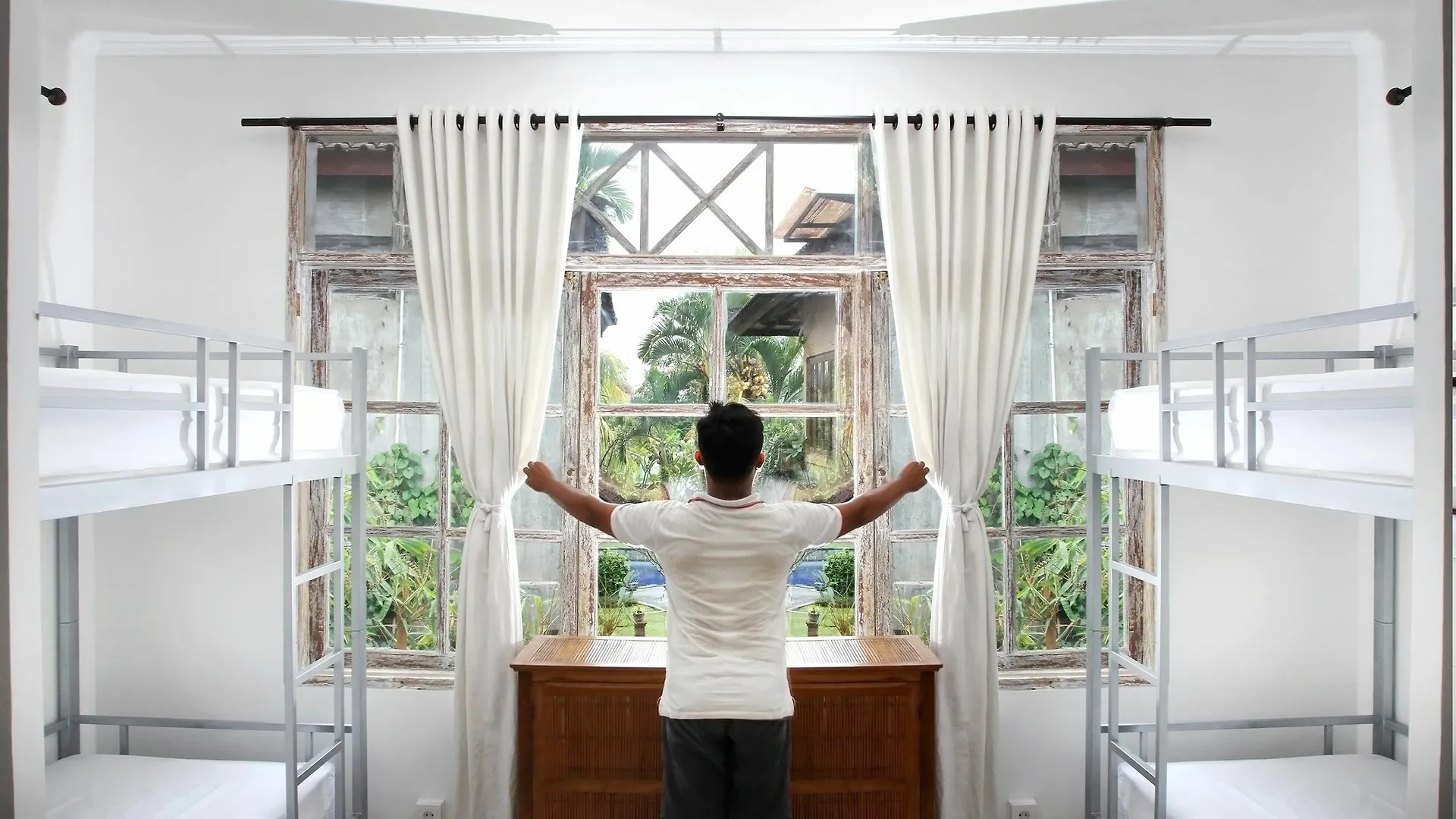 Ons Bed & Breakfast Ubud  Hostel