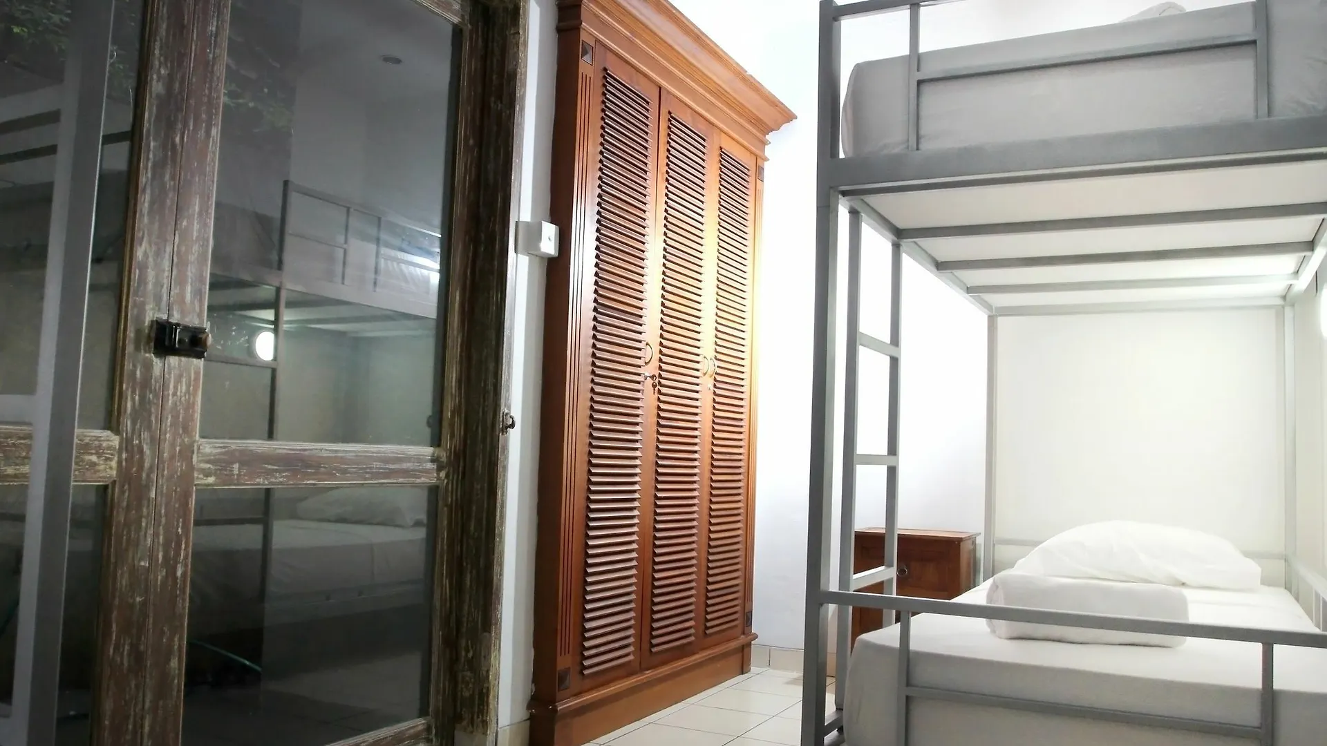 Hostel Ons Bed & Breakfast Ubud  Indonesia